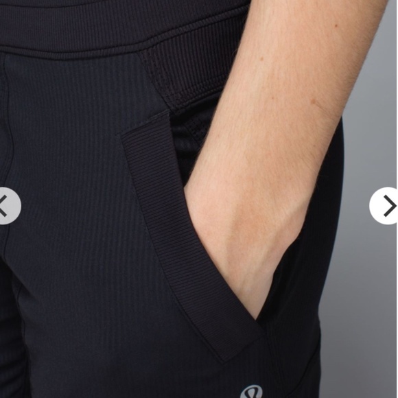 Lululemon Studio Crop Size 2 Black - Picture 6 of 15